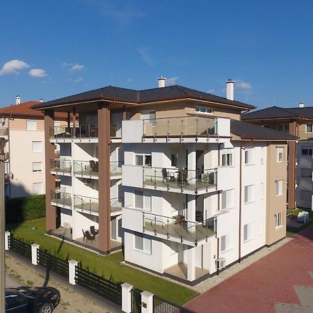 Laguna Beach Apartmanok Siófok Eksteriør billede